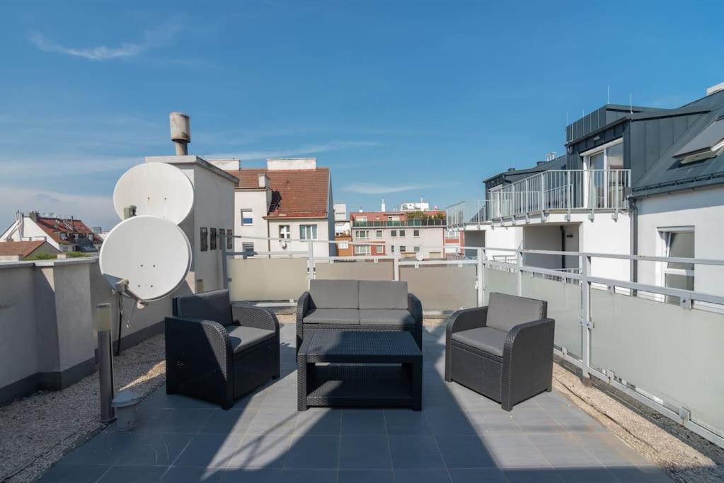 Grosse Terrasse, Klimaanlage Und U-Bahn Naehe Viena Exterior foto